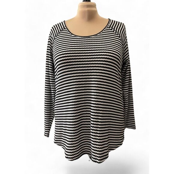 Torrid Waffle Weave Scoop Neck Long Sleeve Tee Size 2 - Picture 1 of 12